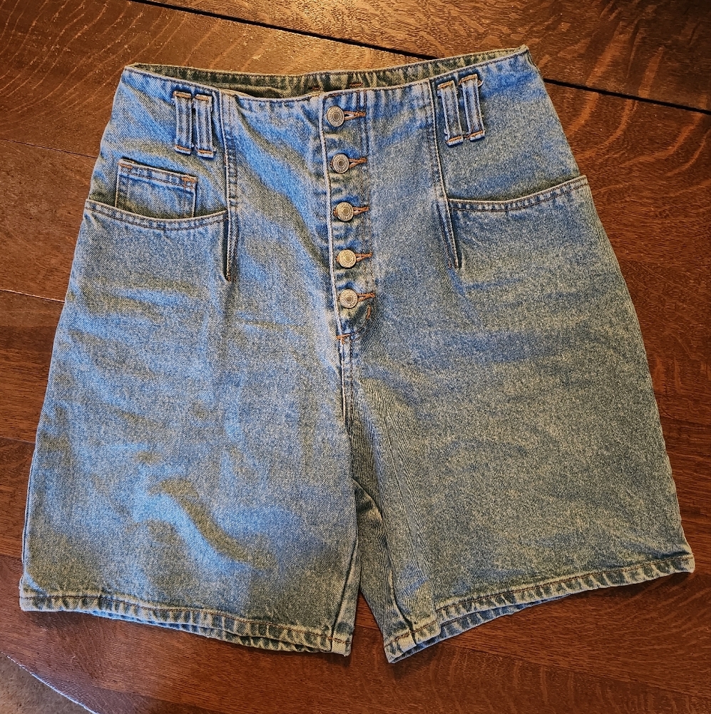 Vintage Jordache High Waisted Button Fly Mom Jean Shorts